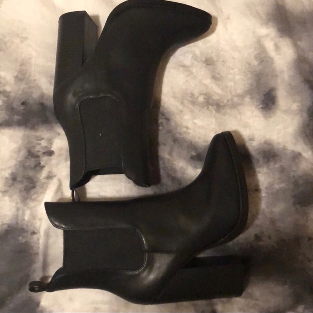 Guess black ankle boots with chunky heel